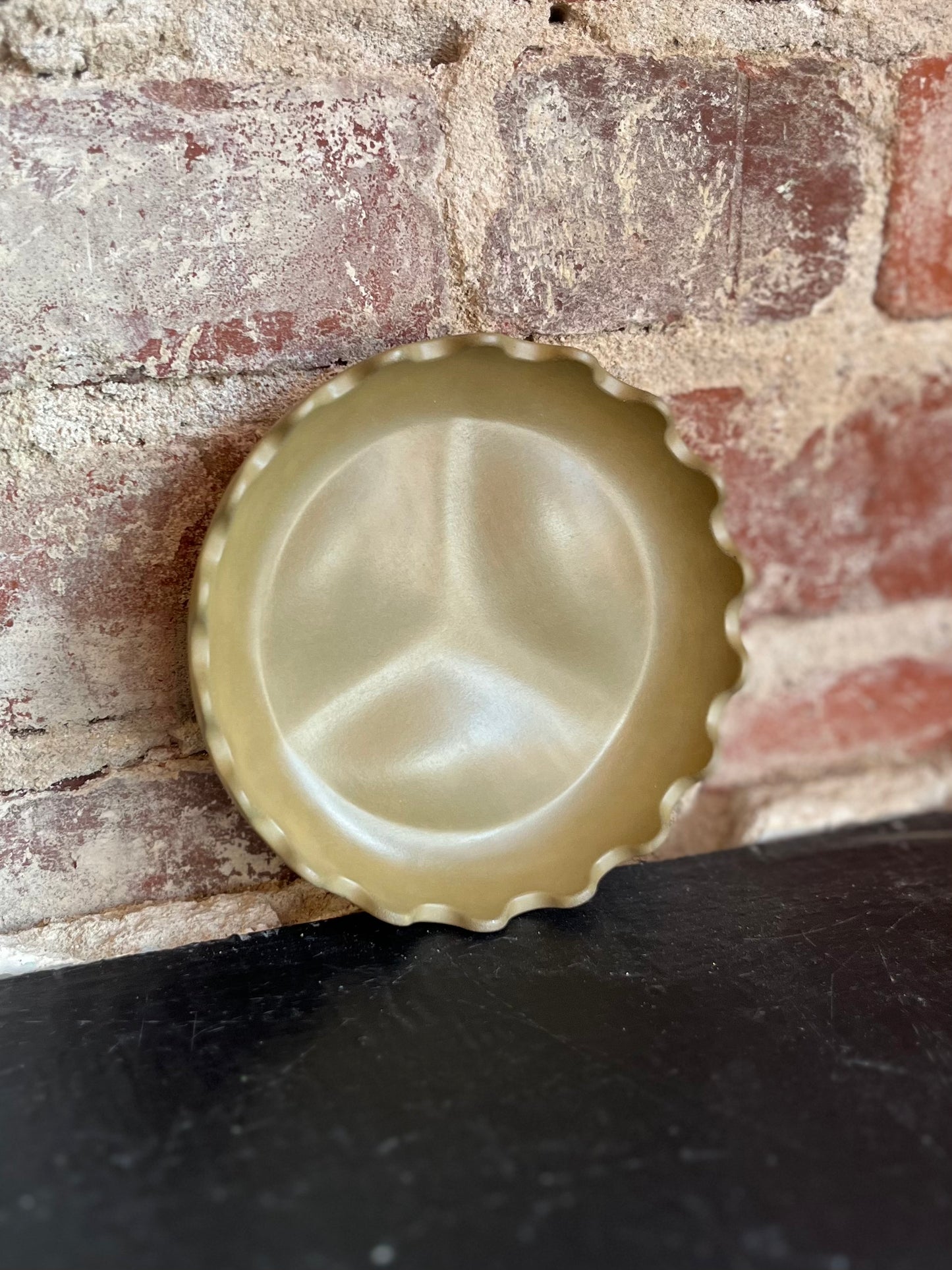 Scalloped Edge Tray - Moss