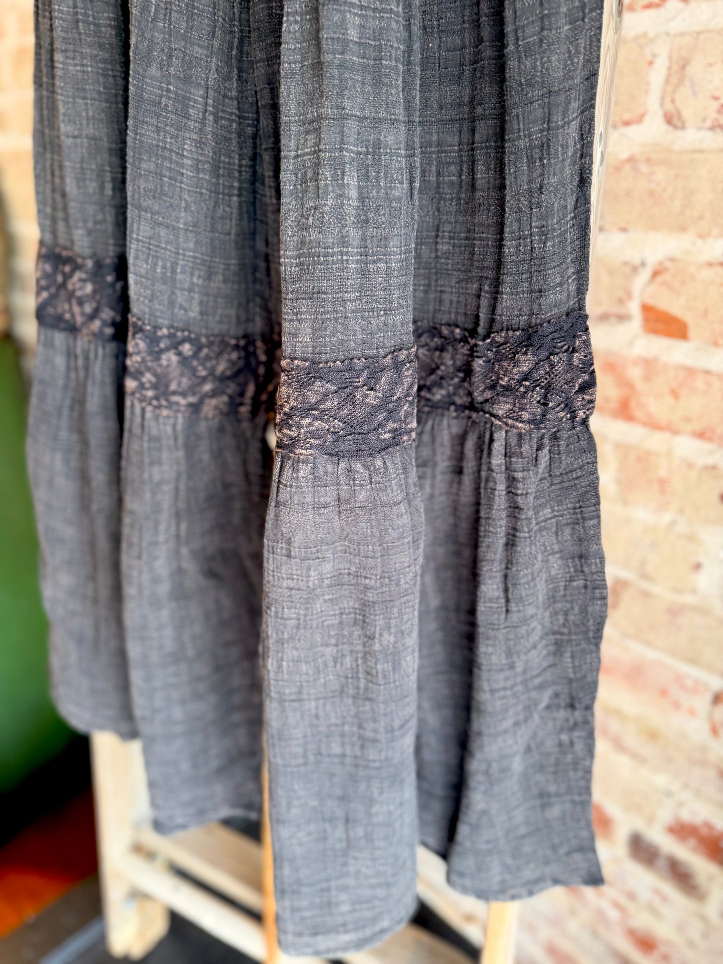 Smocked Waist Flowy Pants- Black