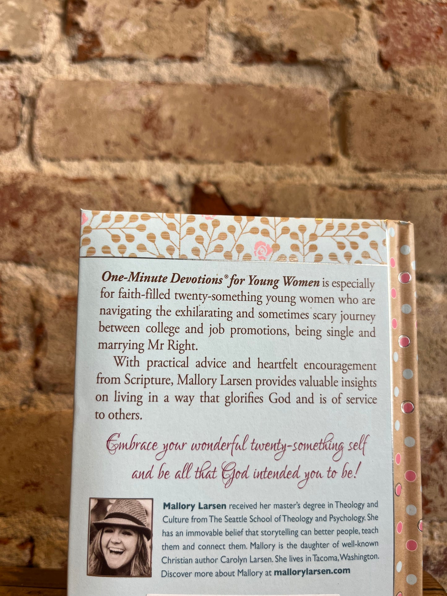 One-Minute Devotions for Young Women
