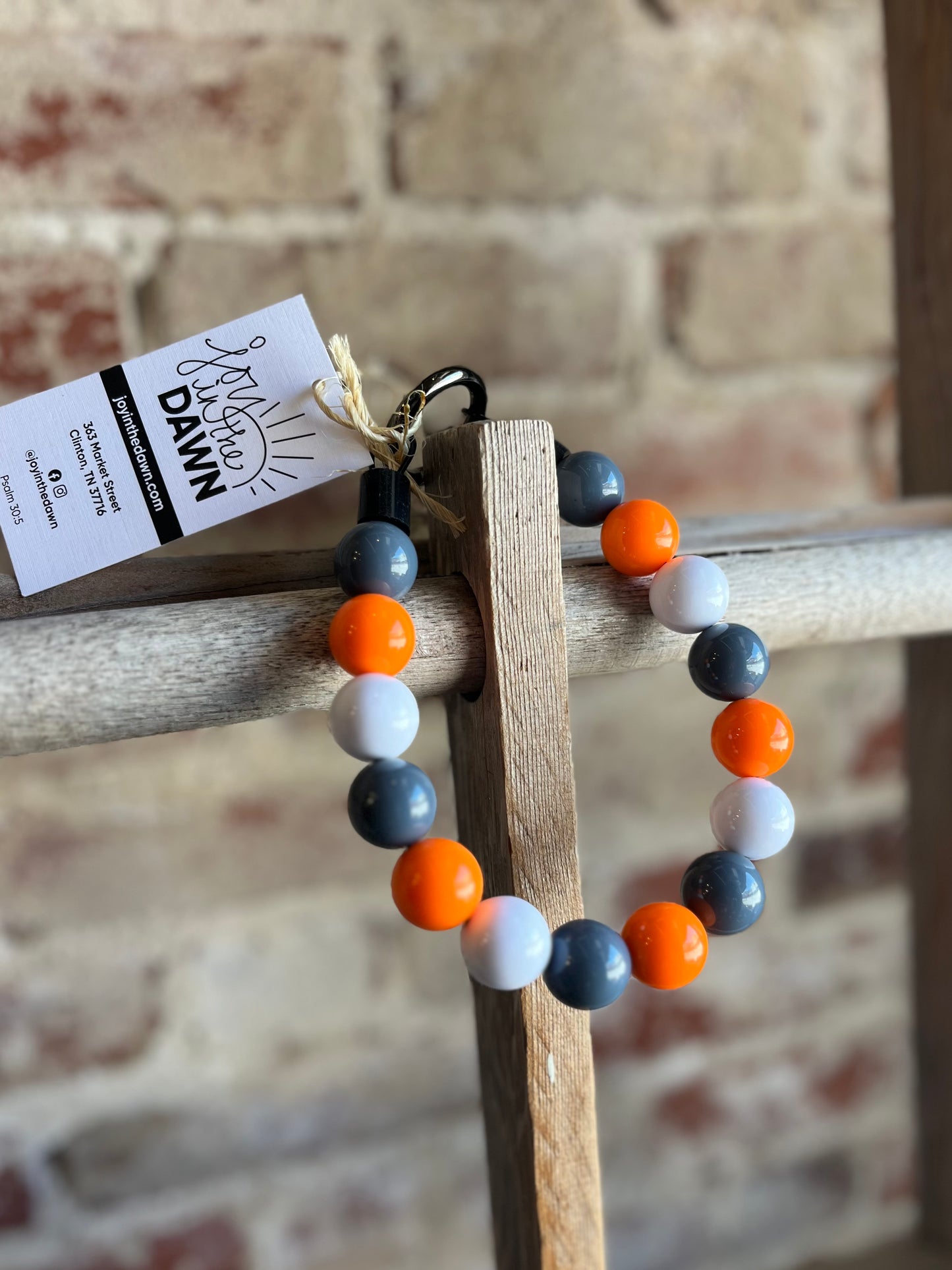 TN Pet Necklace - Orange/White
