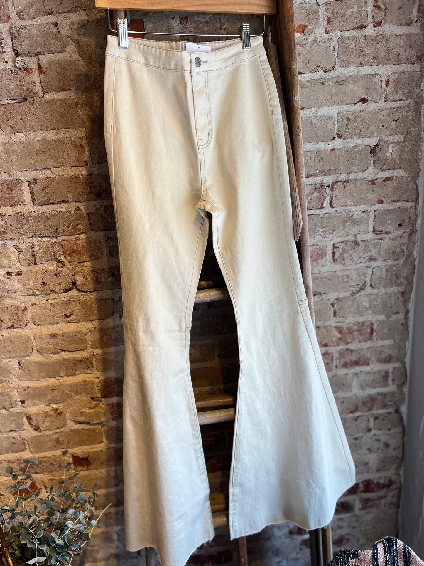 Raw Hem Bell Bottom - Off White Denim