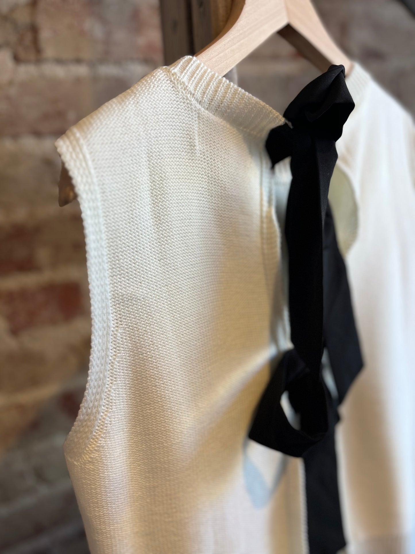 Sweater Vest w/ Tie Back - Cream/Black