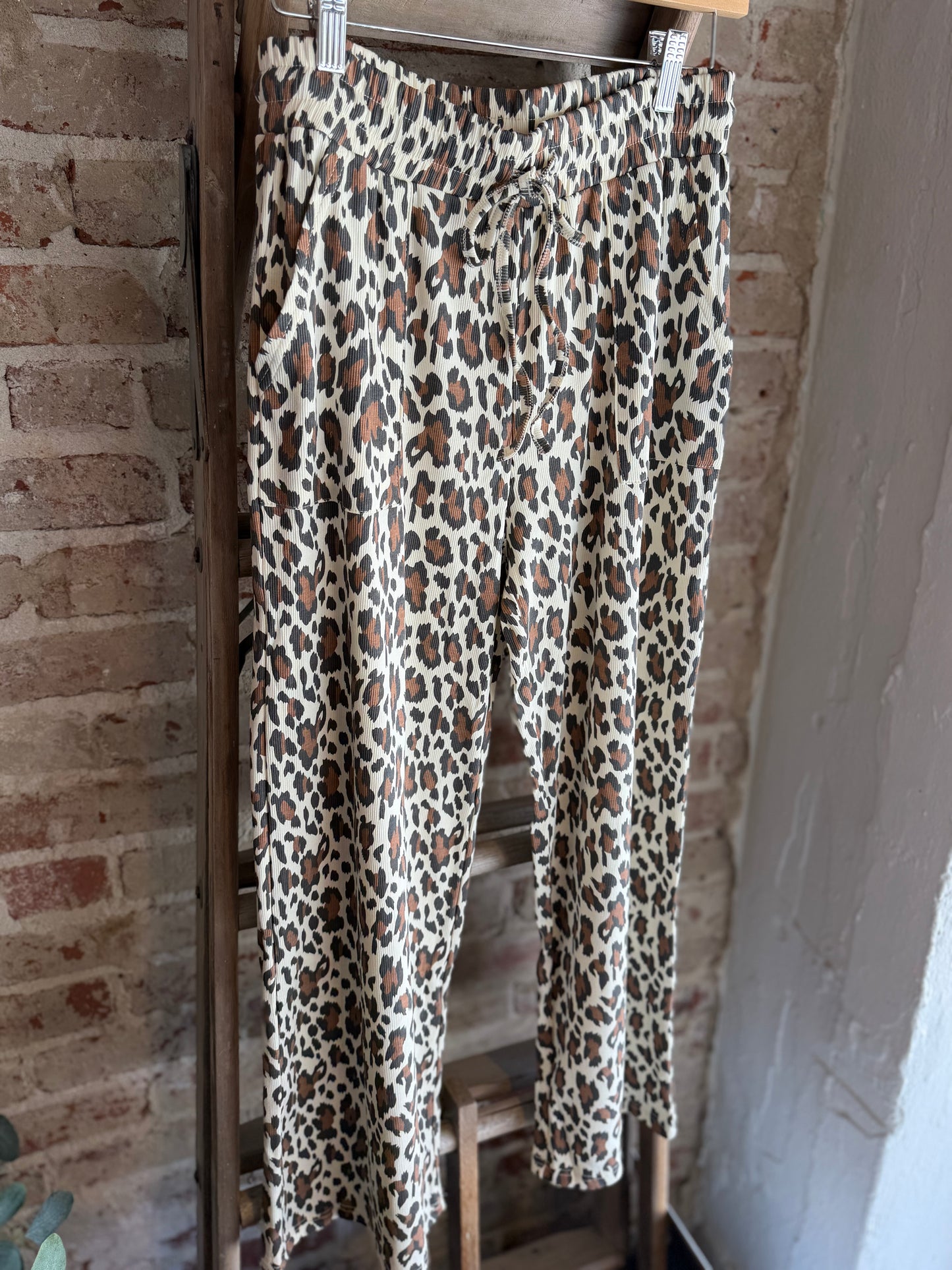 Leopard Wide Leg Cropped Pants