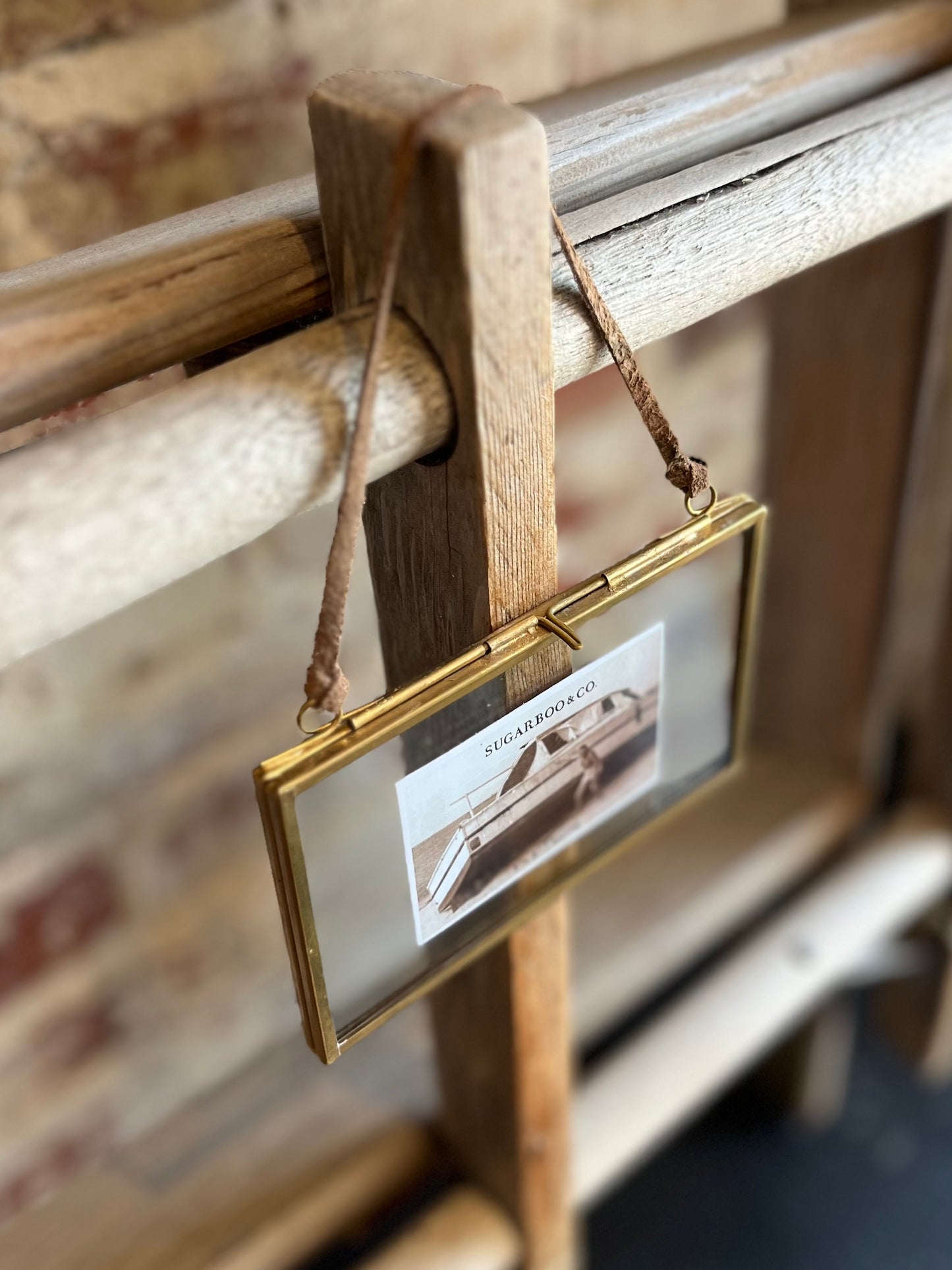 Horizontal Hanging Brass Frame - 3x5