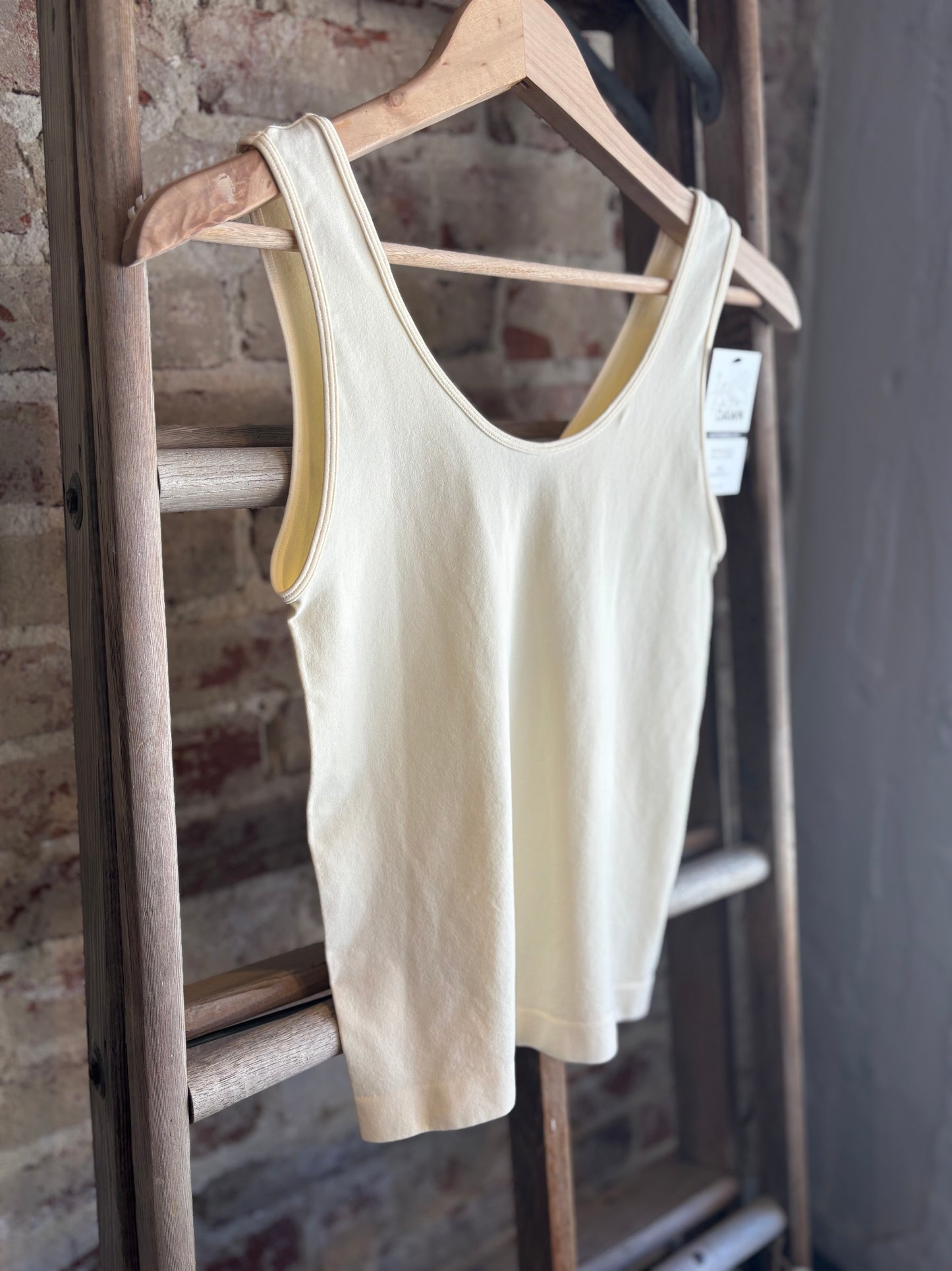 Seamless Reverse Top-Cream