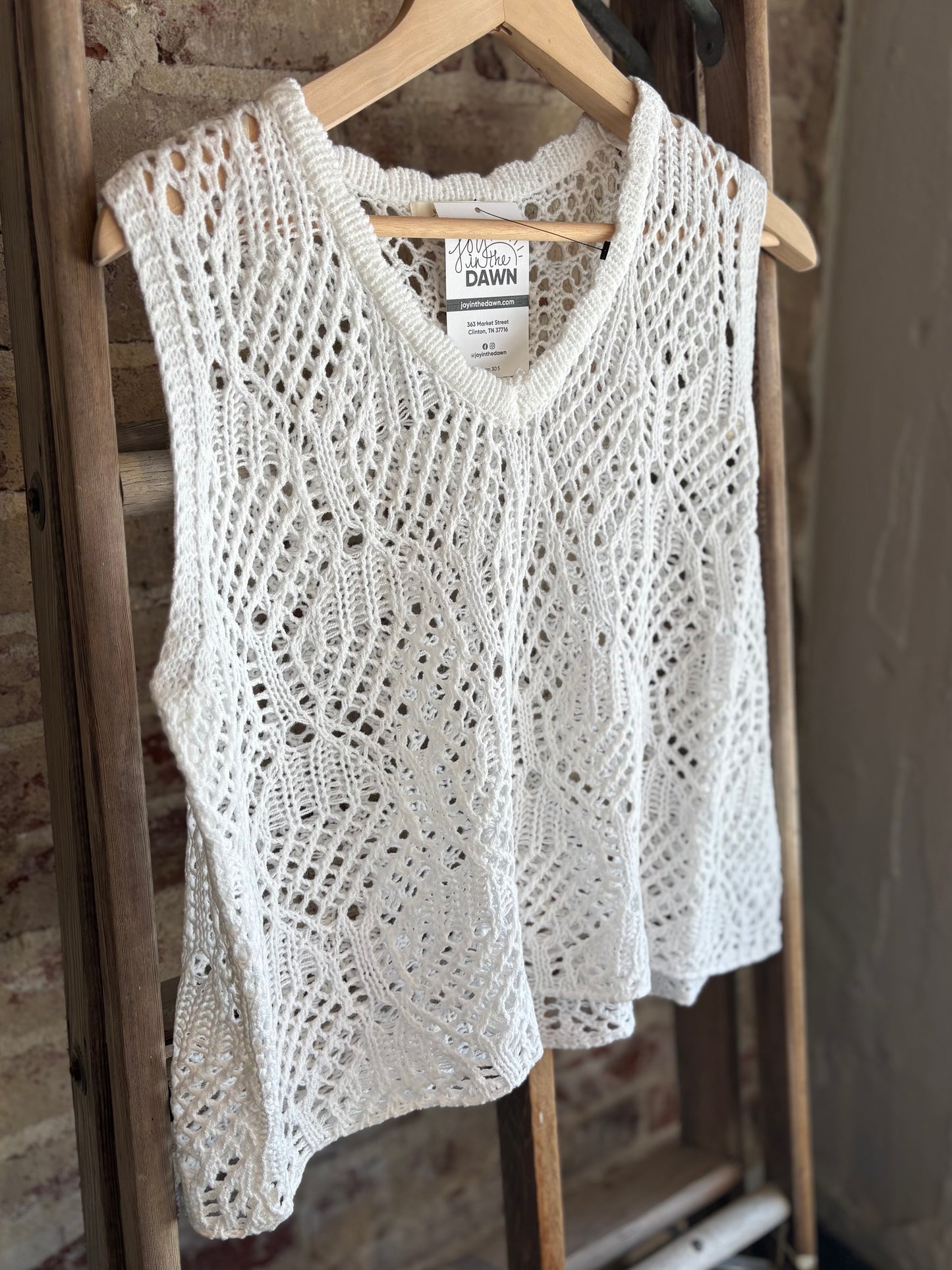 Plus - Sleeveless Knitted Crop Top - Ivory