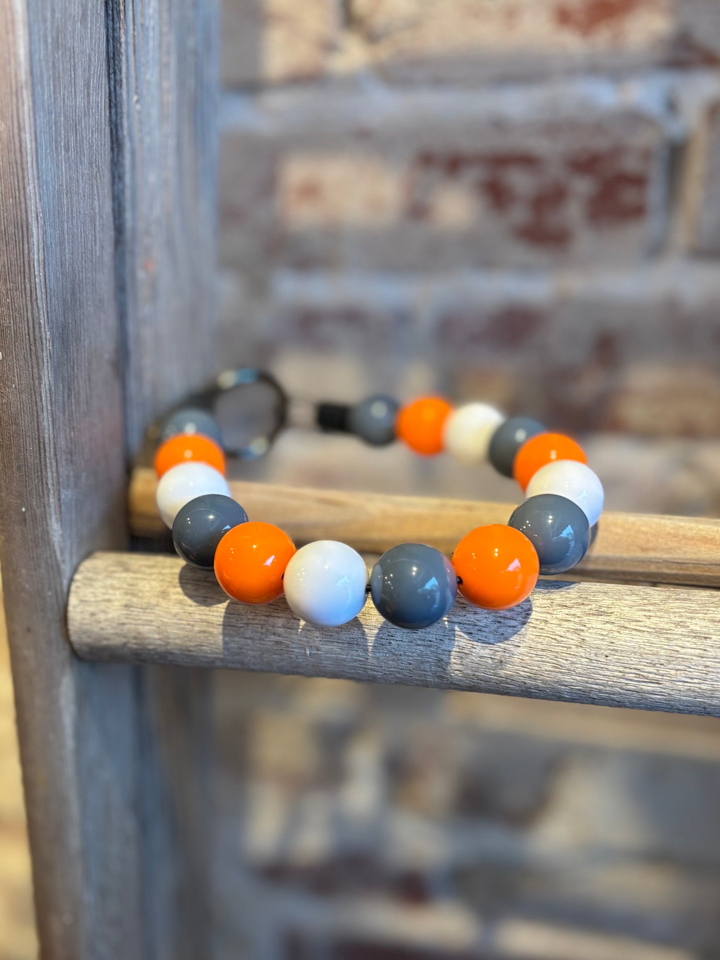 TN Pet Necklace - Orange/White