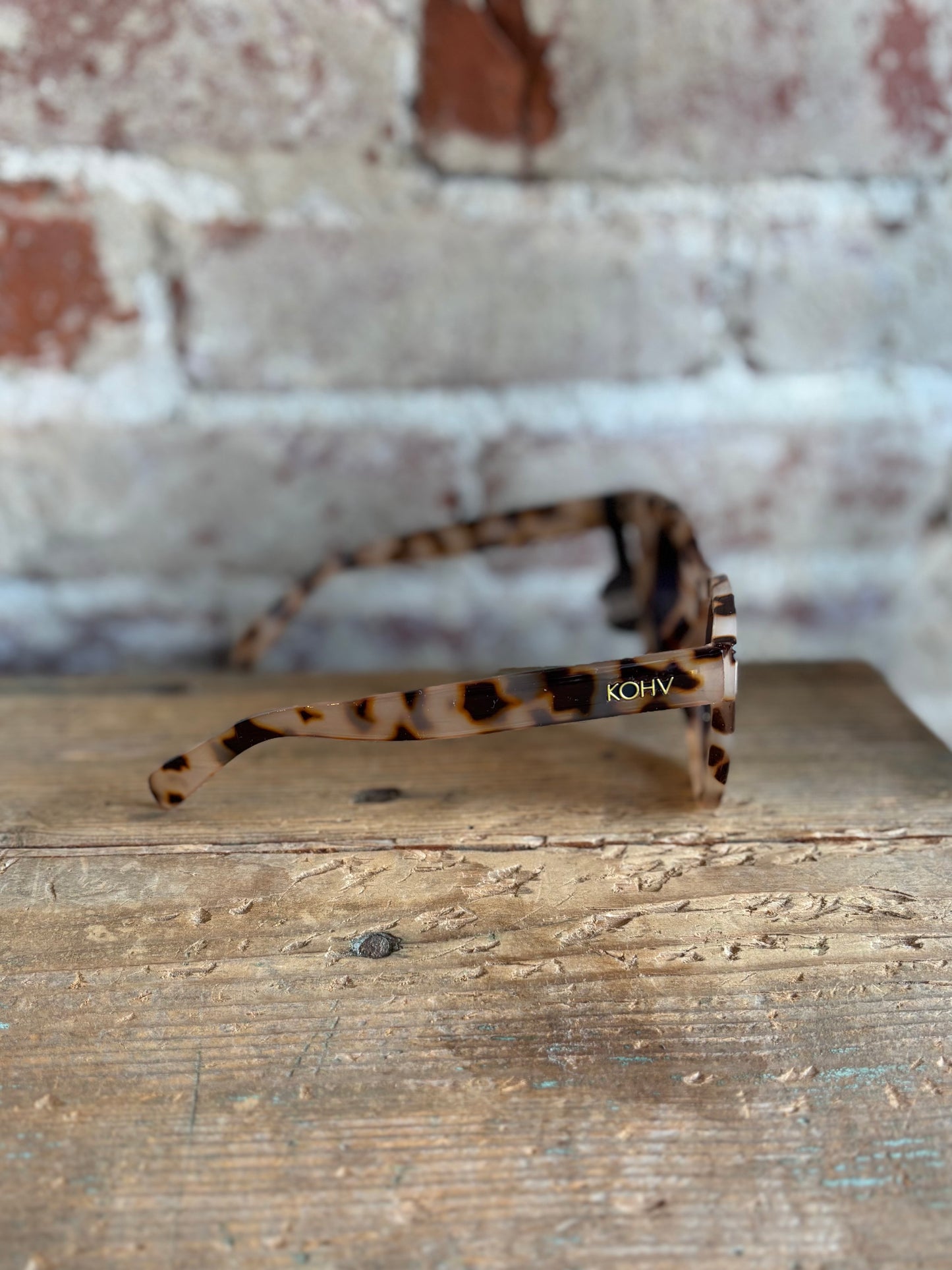 Bailey Tortoise Polarized Sunglasses - Light