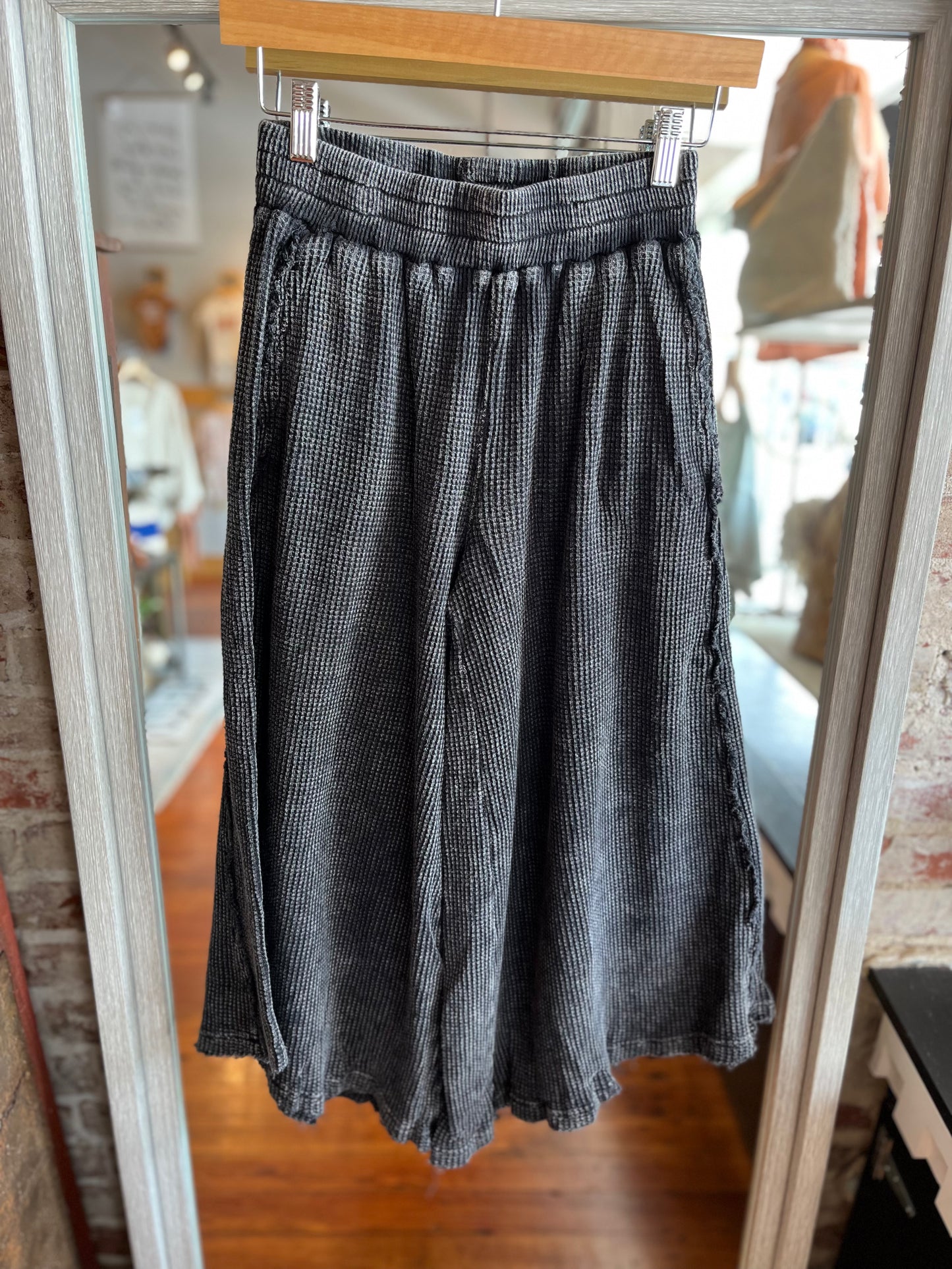 Mineral Washed Waffle Pants- Black