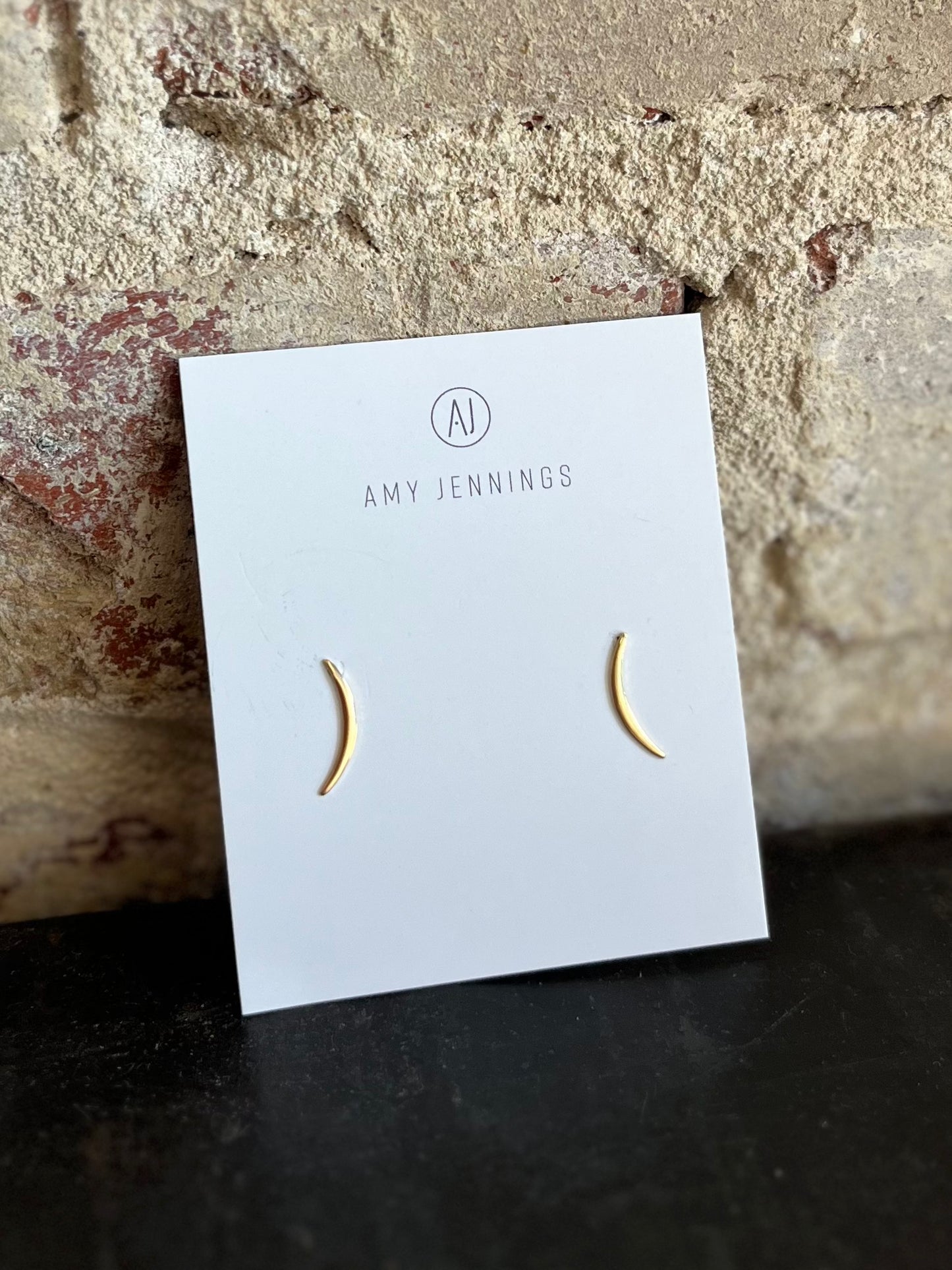 Curved Bar Ear Crawler Studs