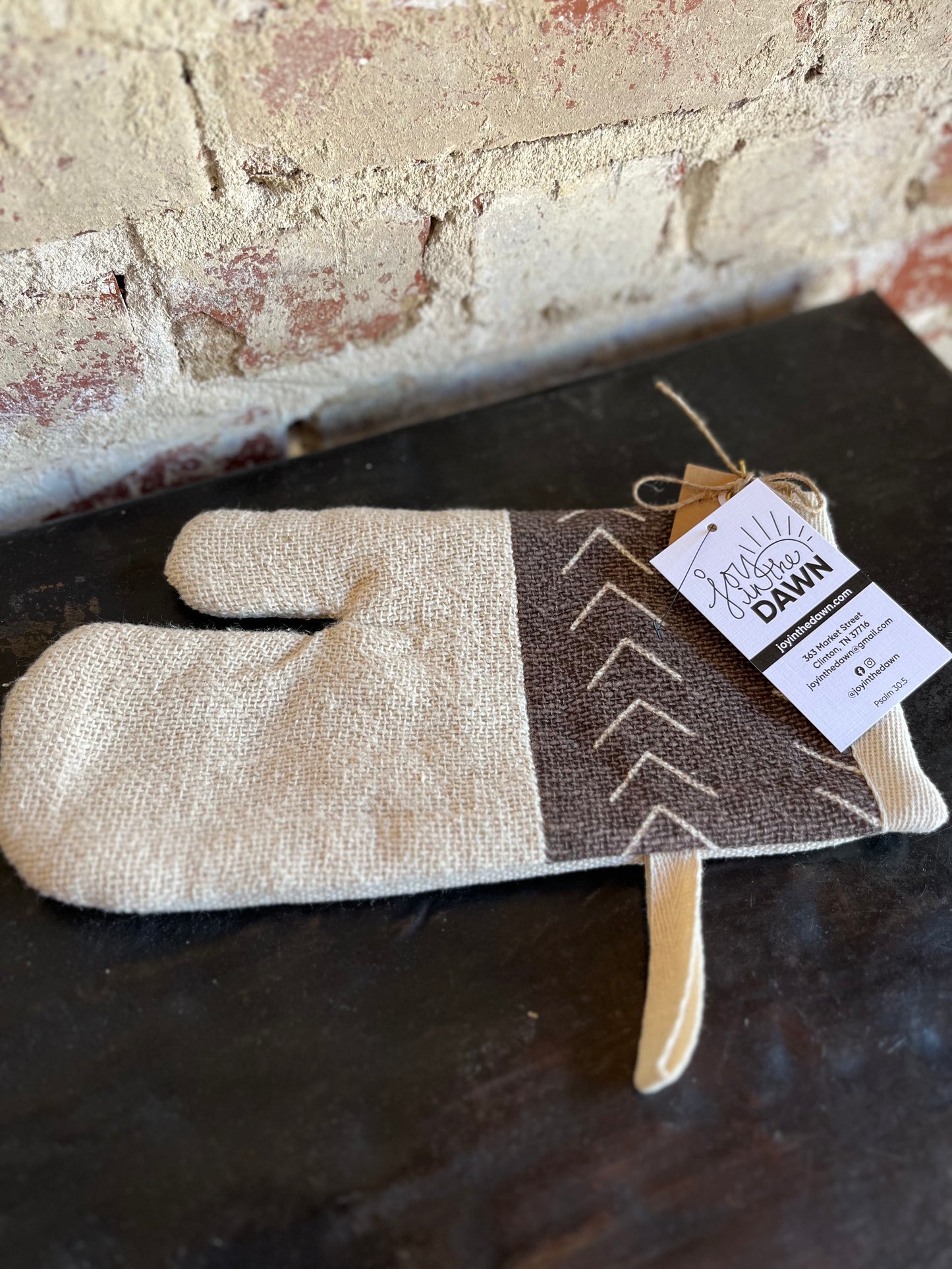 Brown Woven Oven Mitt