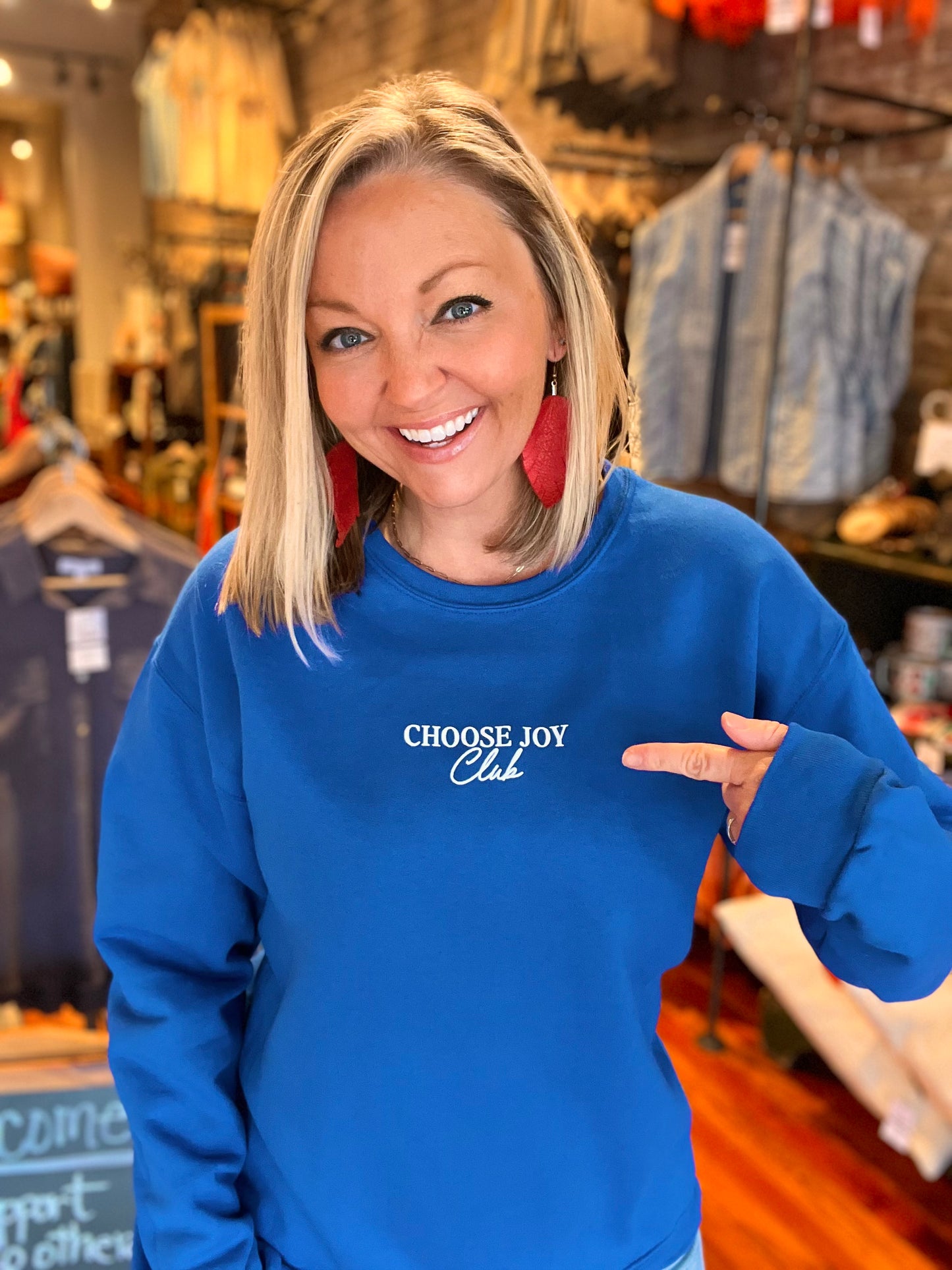 Choose Joy Club Pullover