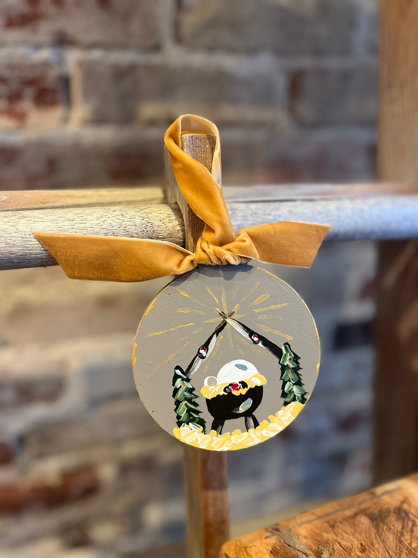 Round Manger Ornament w/ Velvet- Handpainted