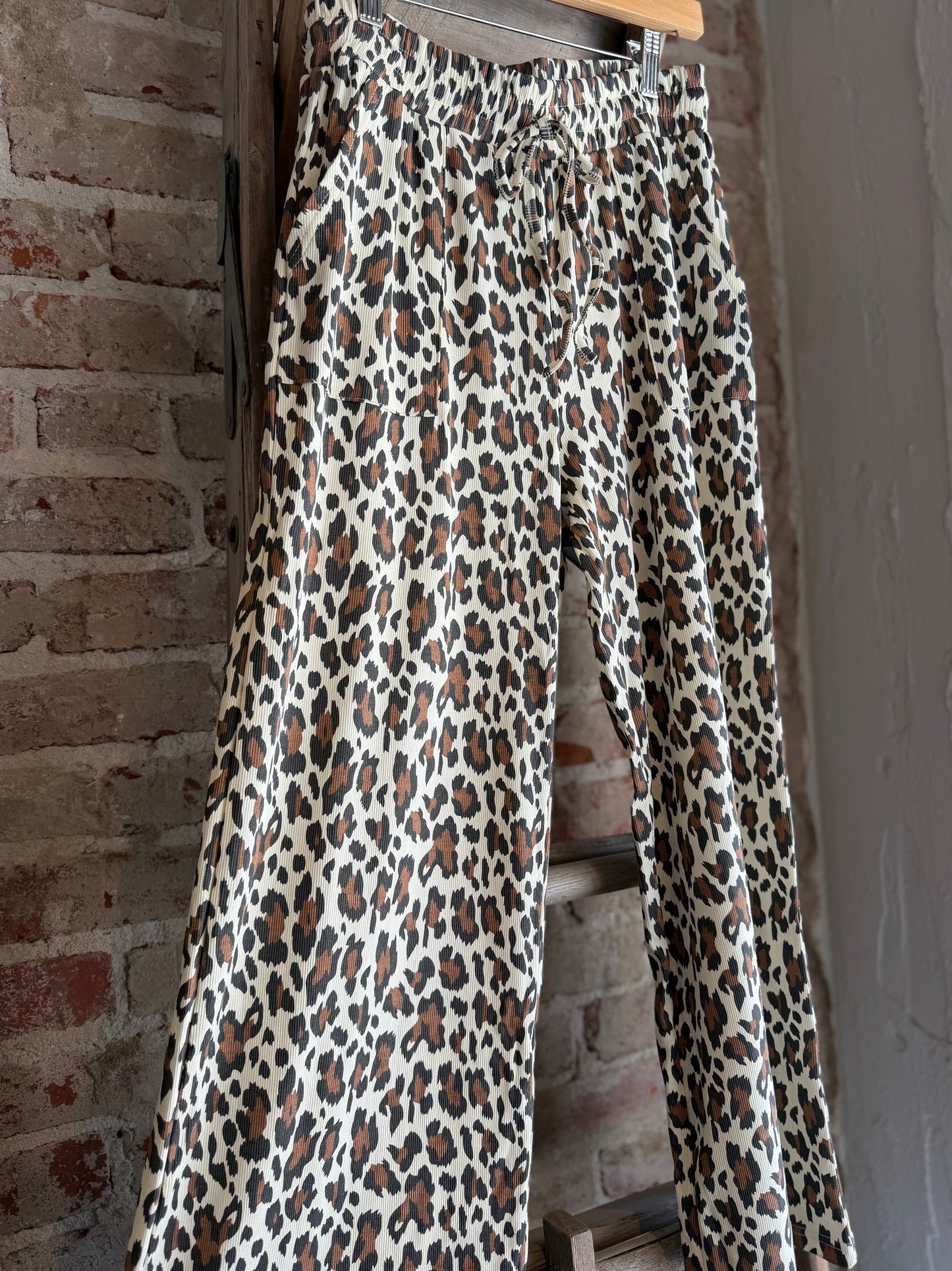 Leopard Wide Leg Cropped Pants