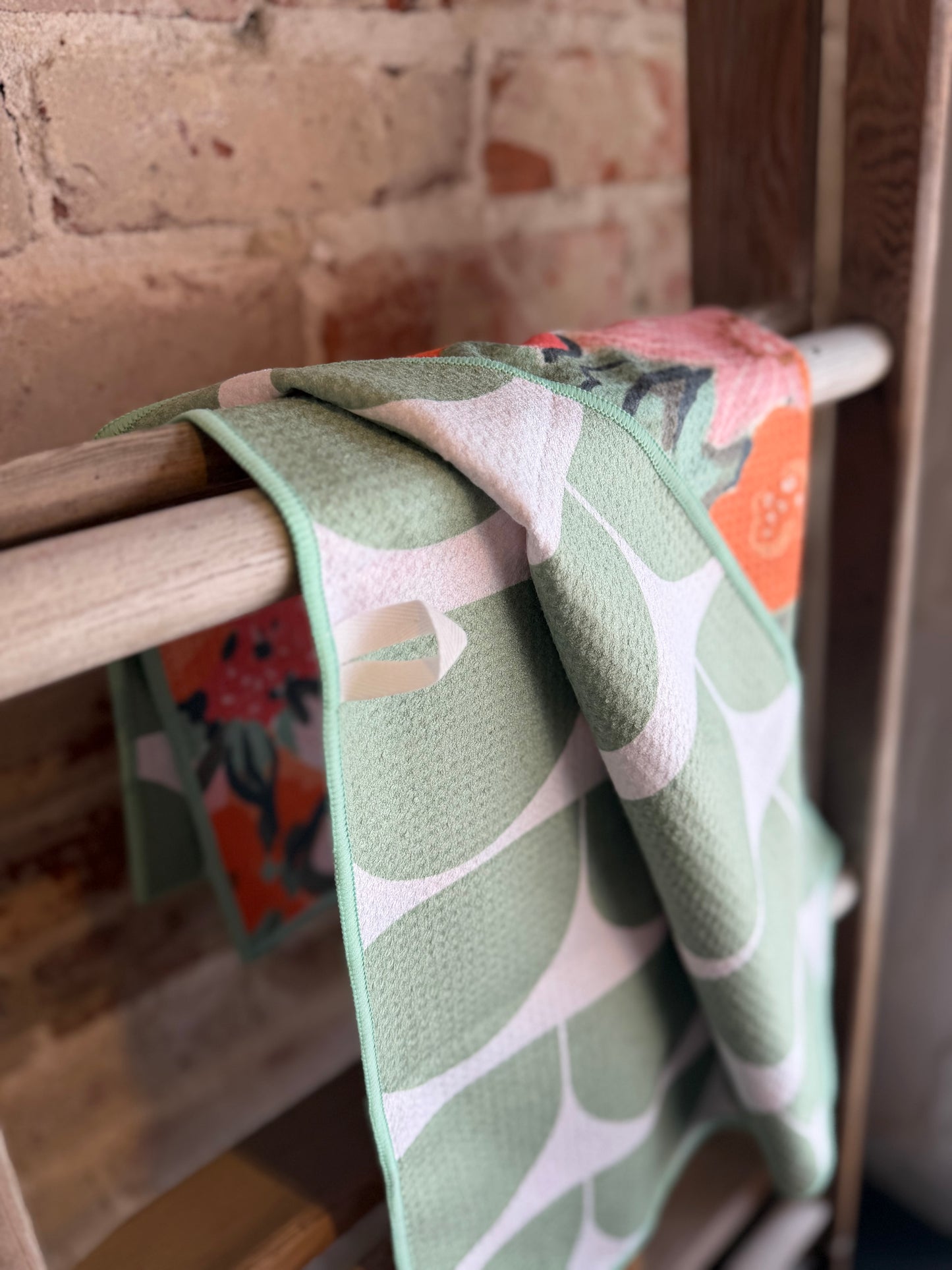 Manhattan Floral Reversible Hand Towel