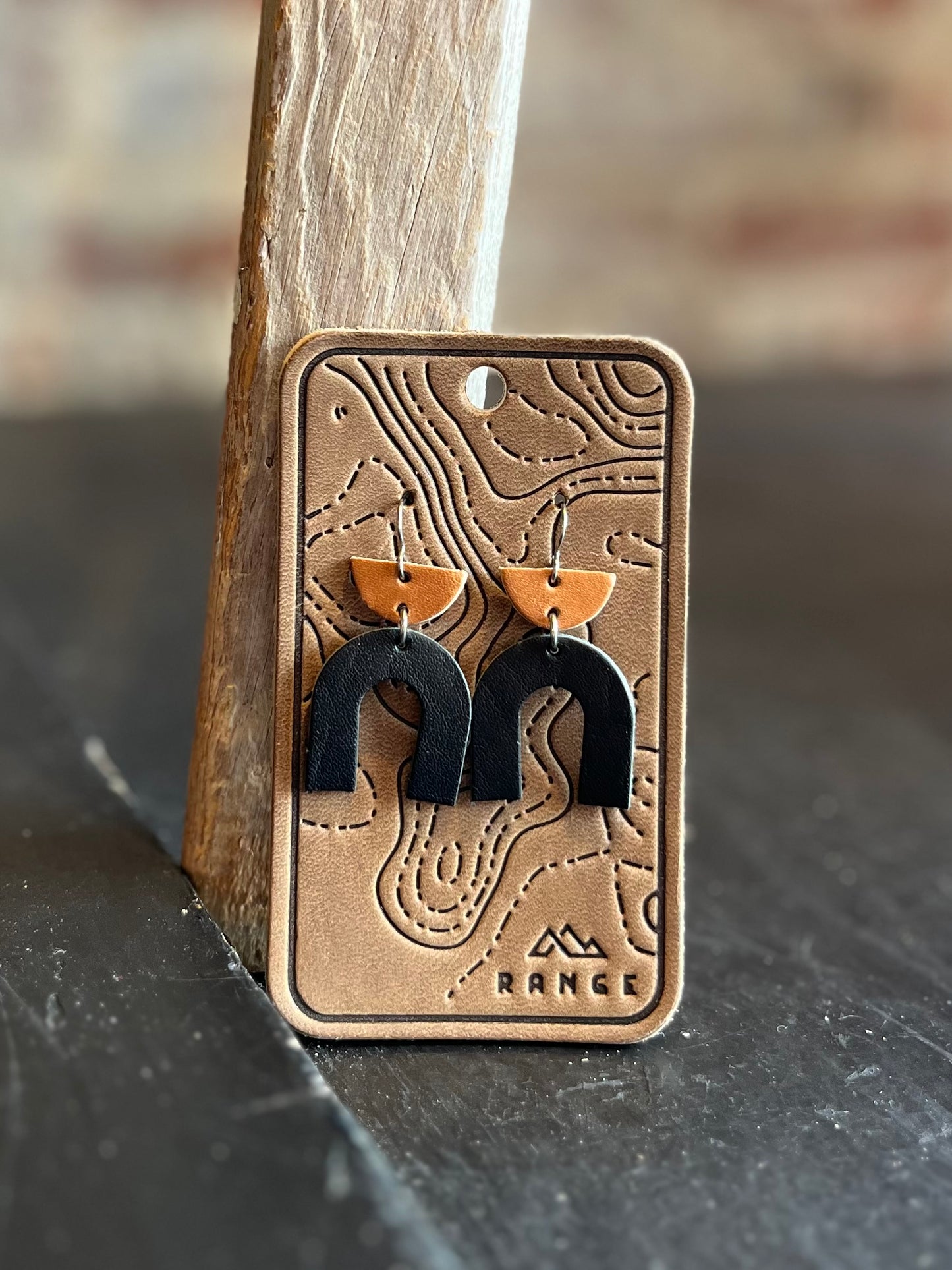 Arched Earrings- Natural/Black