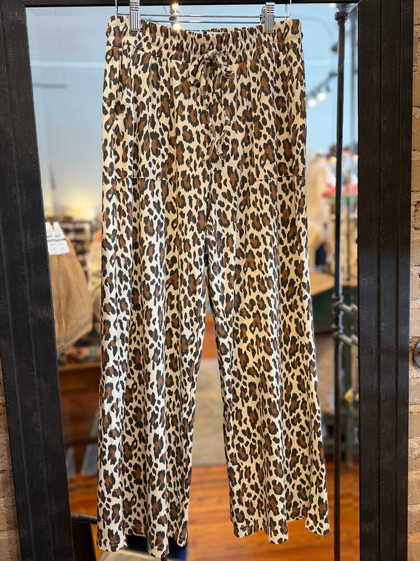 Leopard Wide Leg Cropped Pants