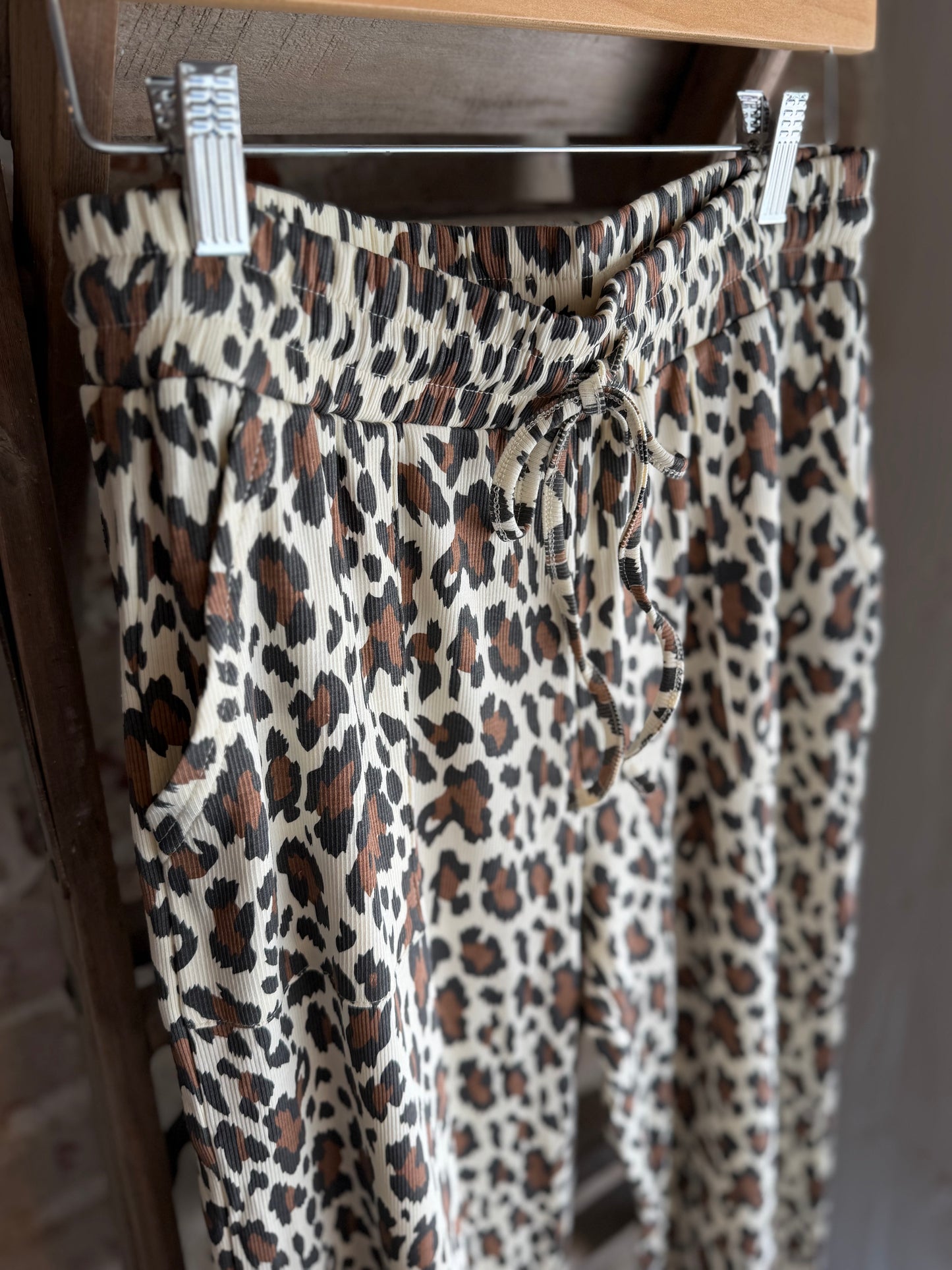 Leopard Wide Leg Cropped Pants