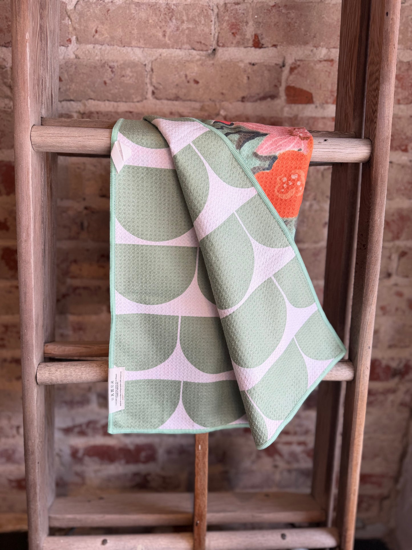 Manhattan Floral Reversible Hand Towel