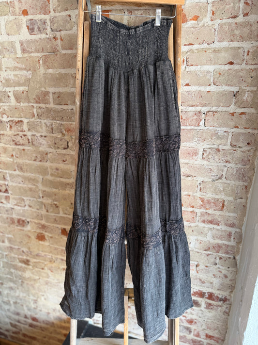 Smocked Waist Flowy Pants- Black