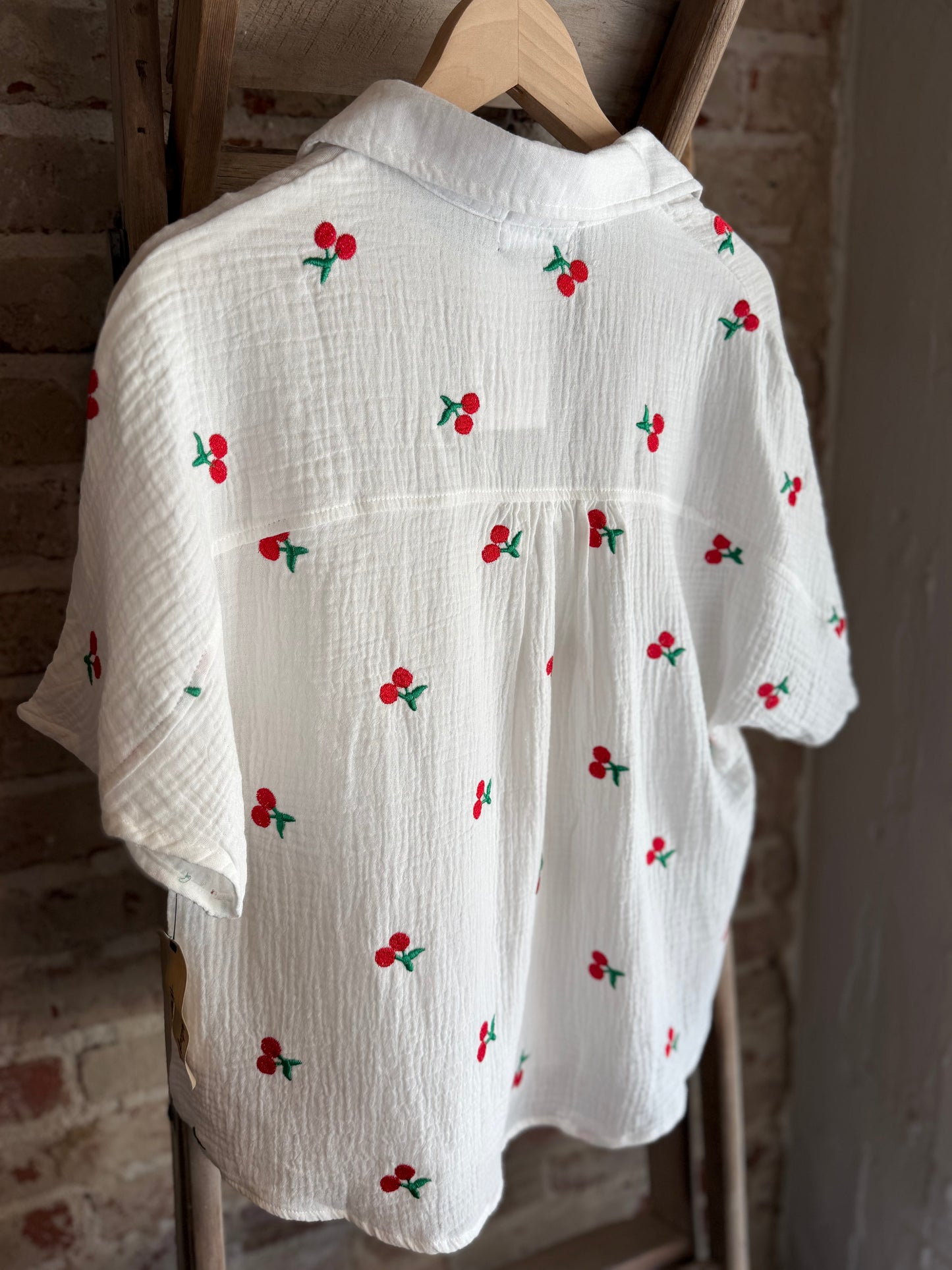 Amour Cerise Blouse