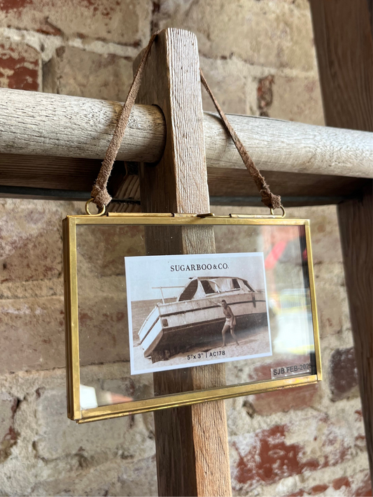 Horizontal Hanging Brass Frame - 3x5