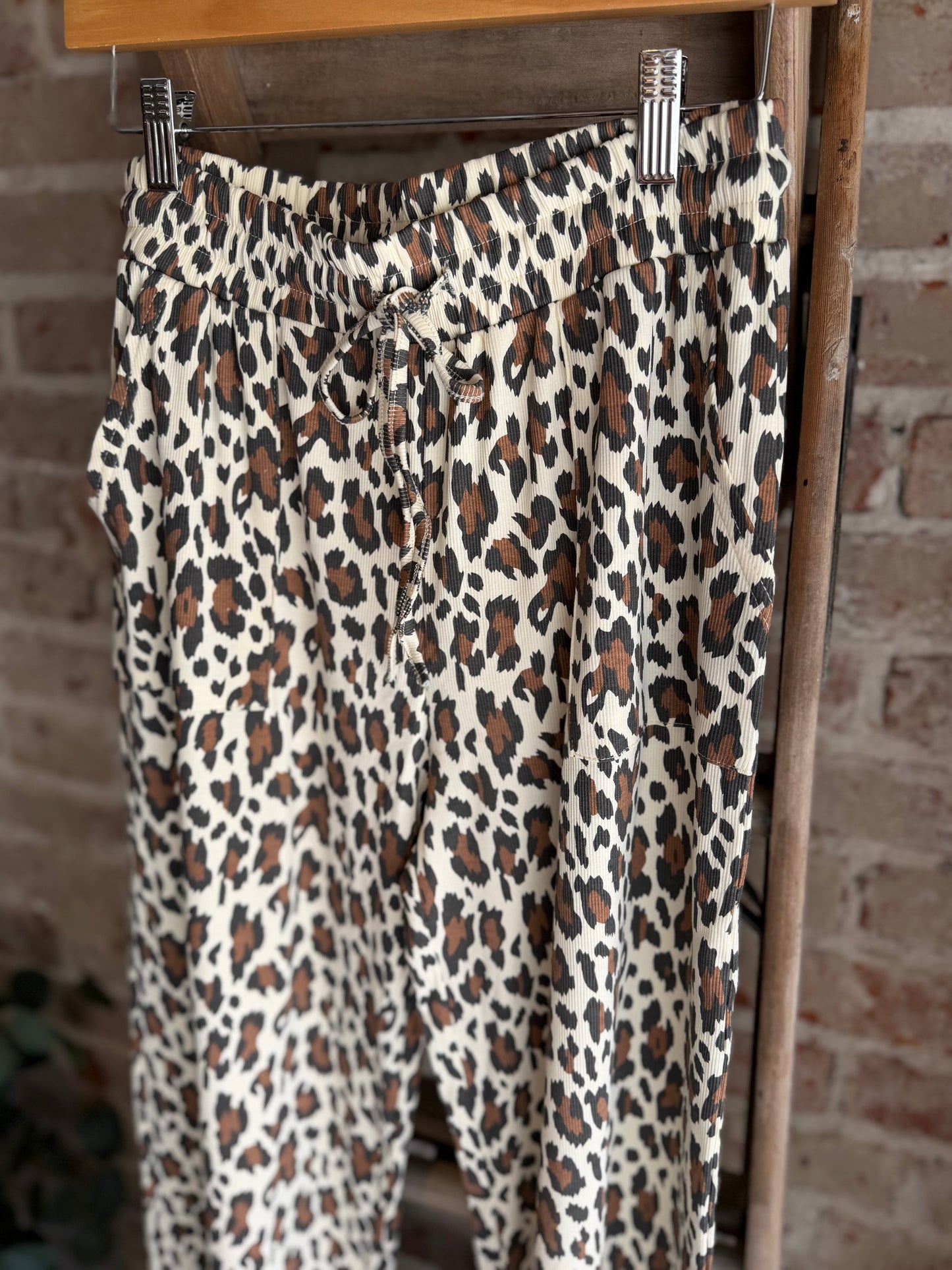 Leopard Wide Leg Cropped Pants