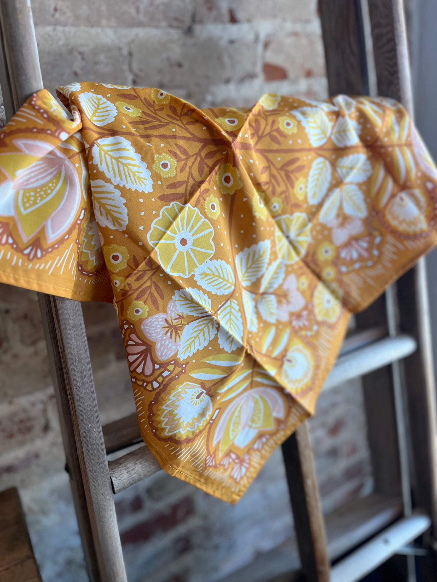 Tawny Bandana