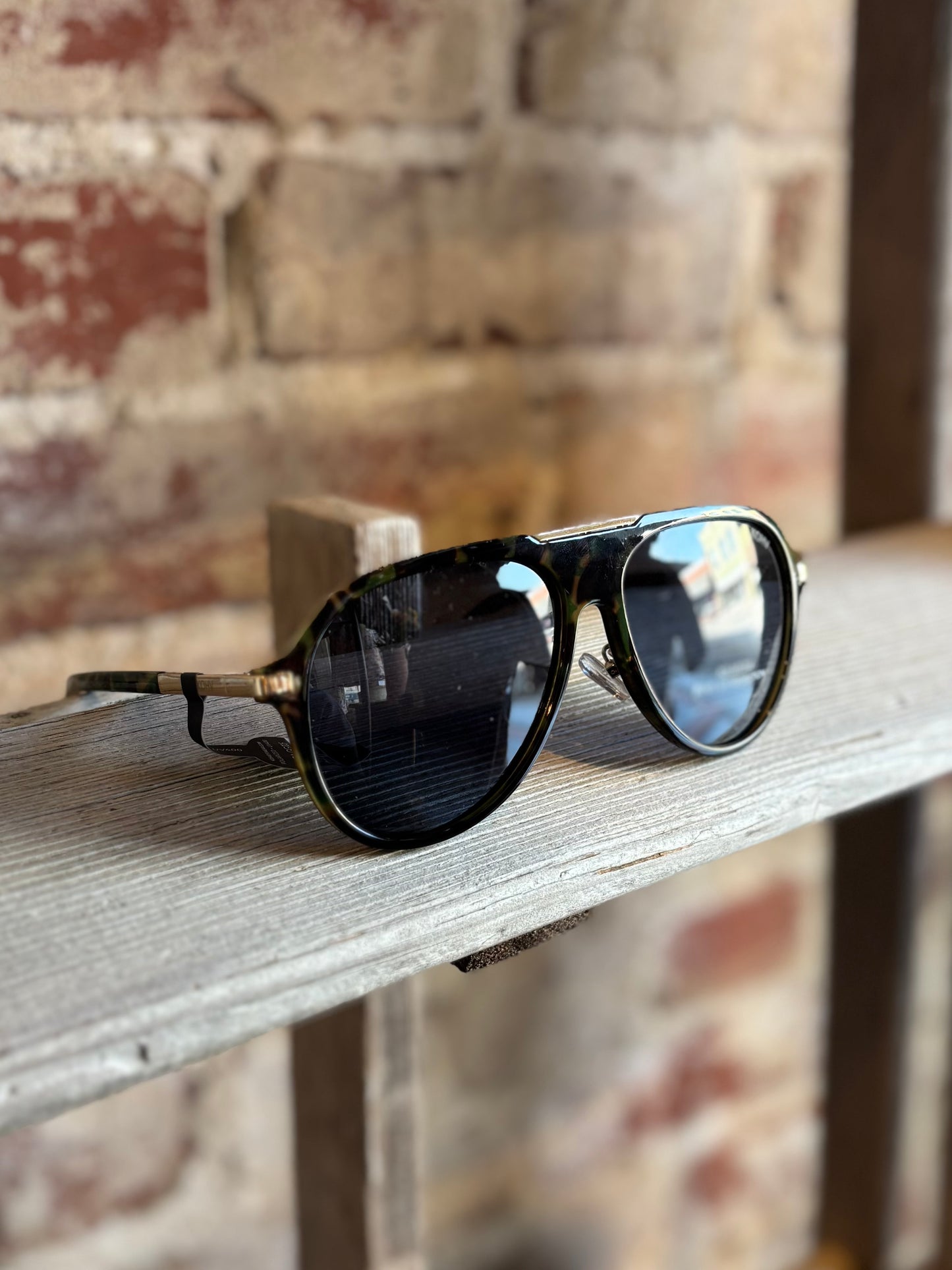 Aura Tortoise Aviator Sunglasses - Green