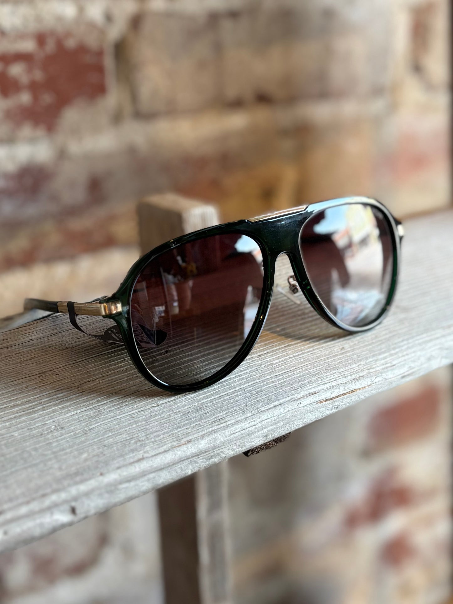 Aura Emerald Aviator Sunglasses - Green