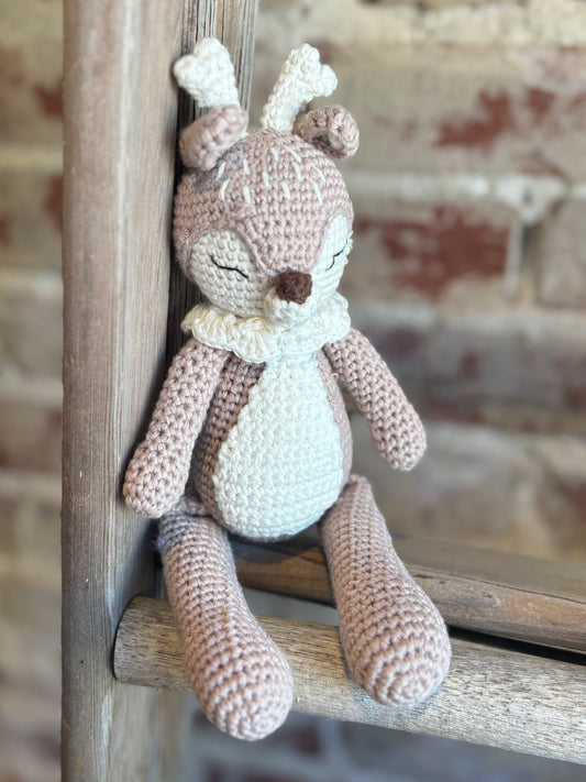 Crochet Sleepy Deer Toy