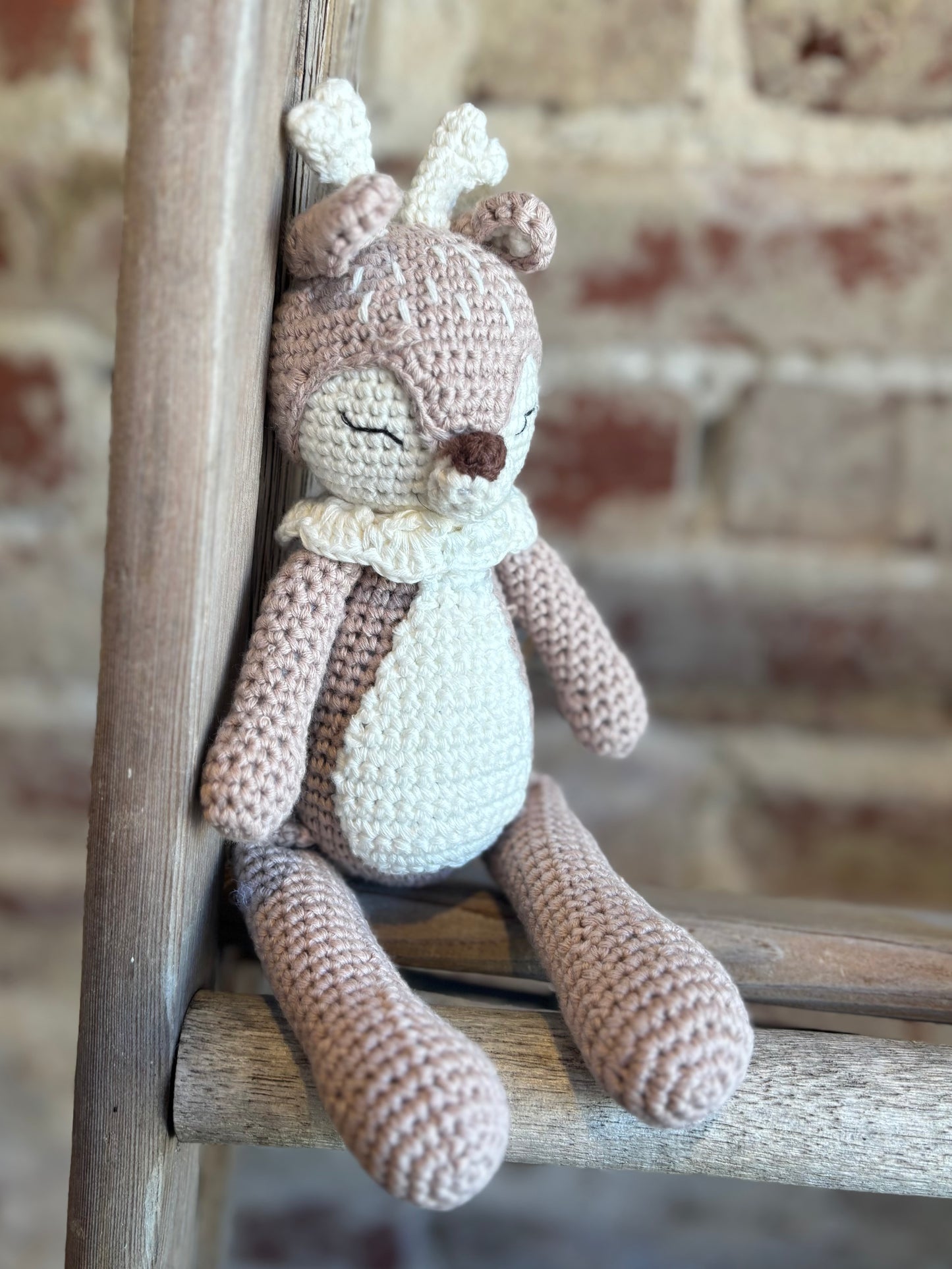 Crochet Sleepy Deer Toy