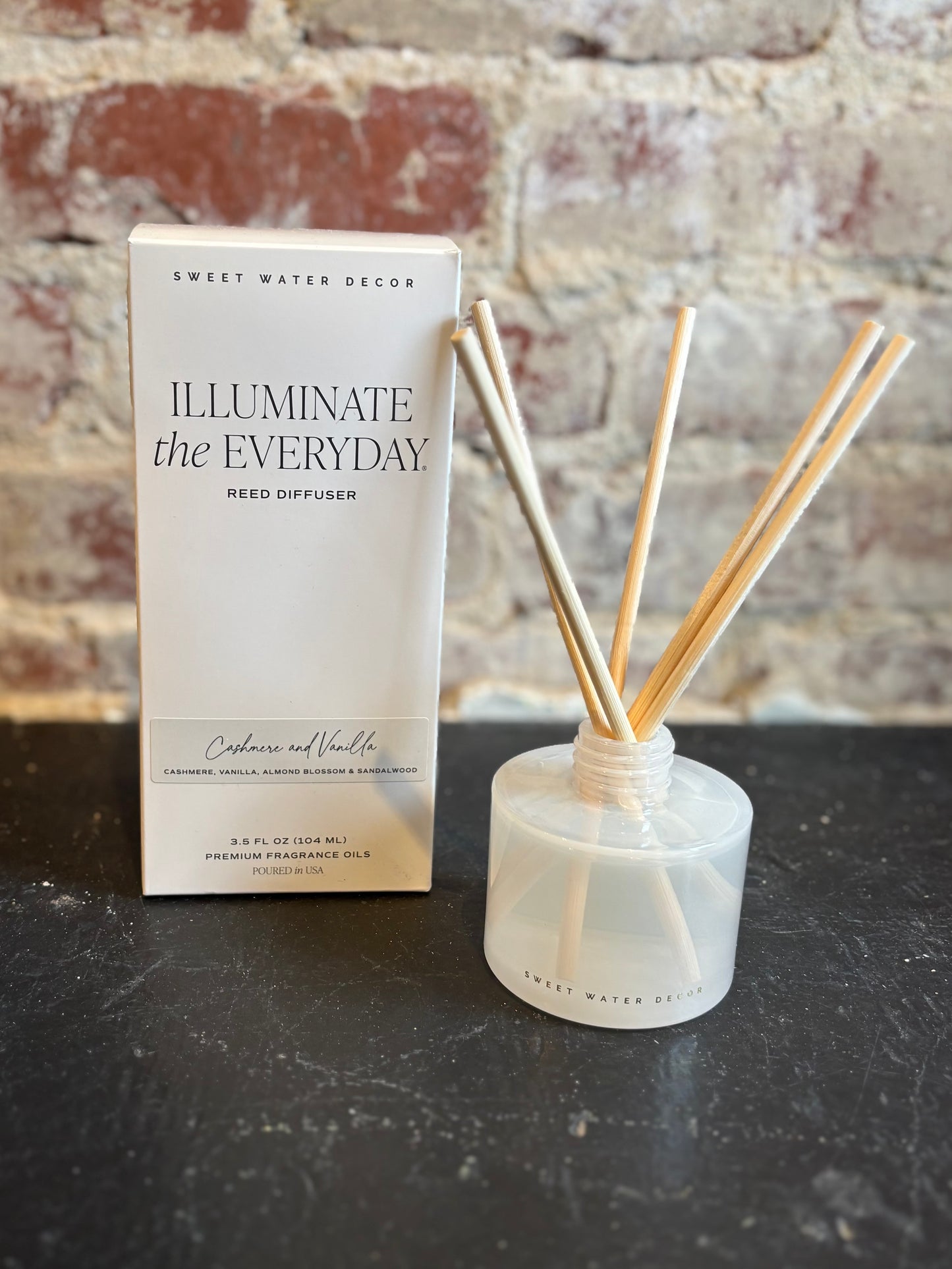 Cashmere and Vanilla Reed Diffuser- White