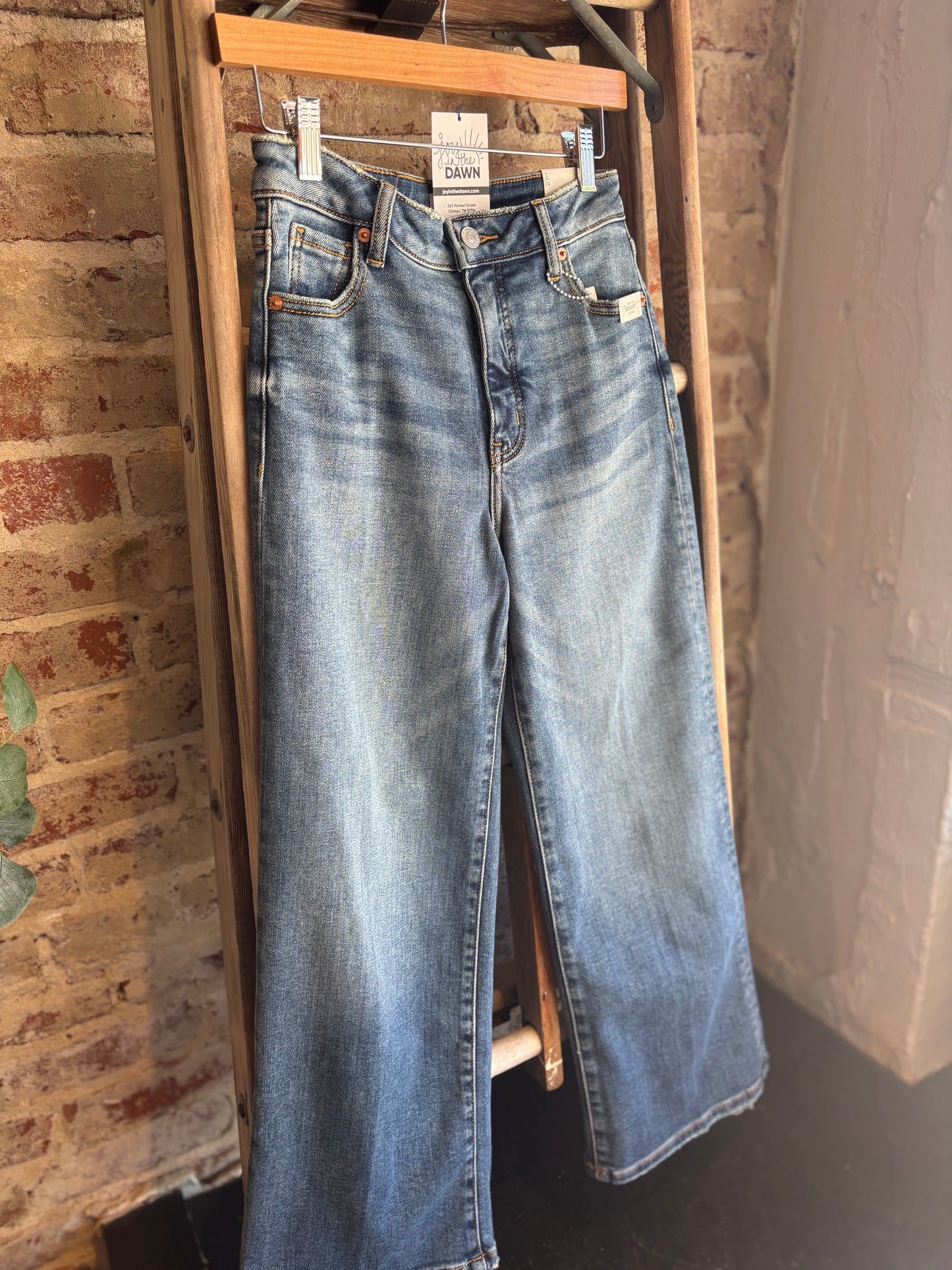 Ultra High Rise Crop Jeans