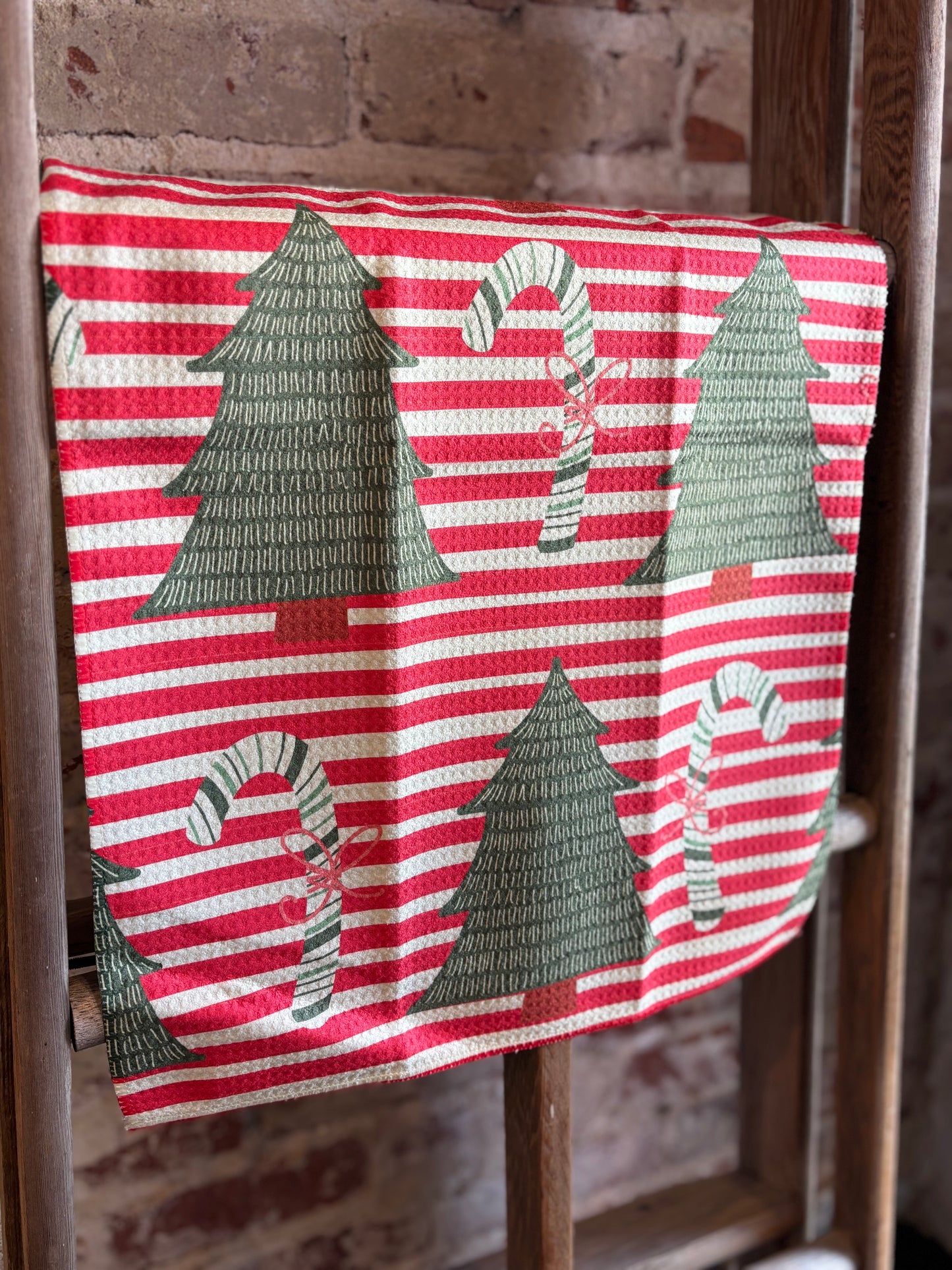 Retro Christmas Tree Towel