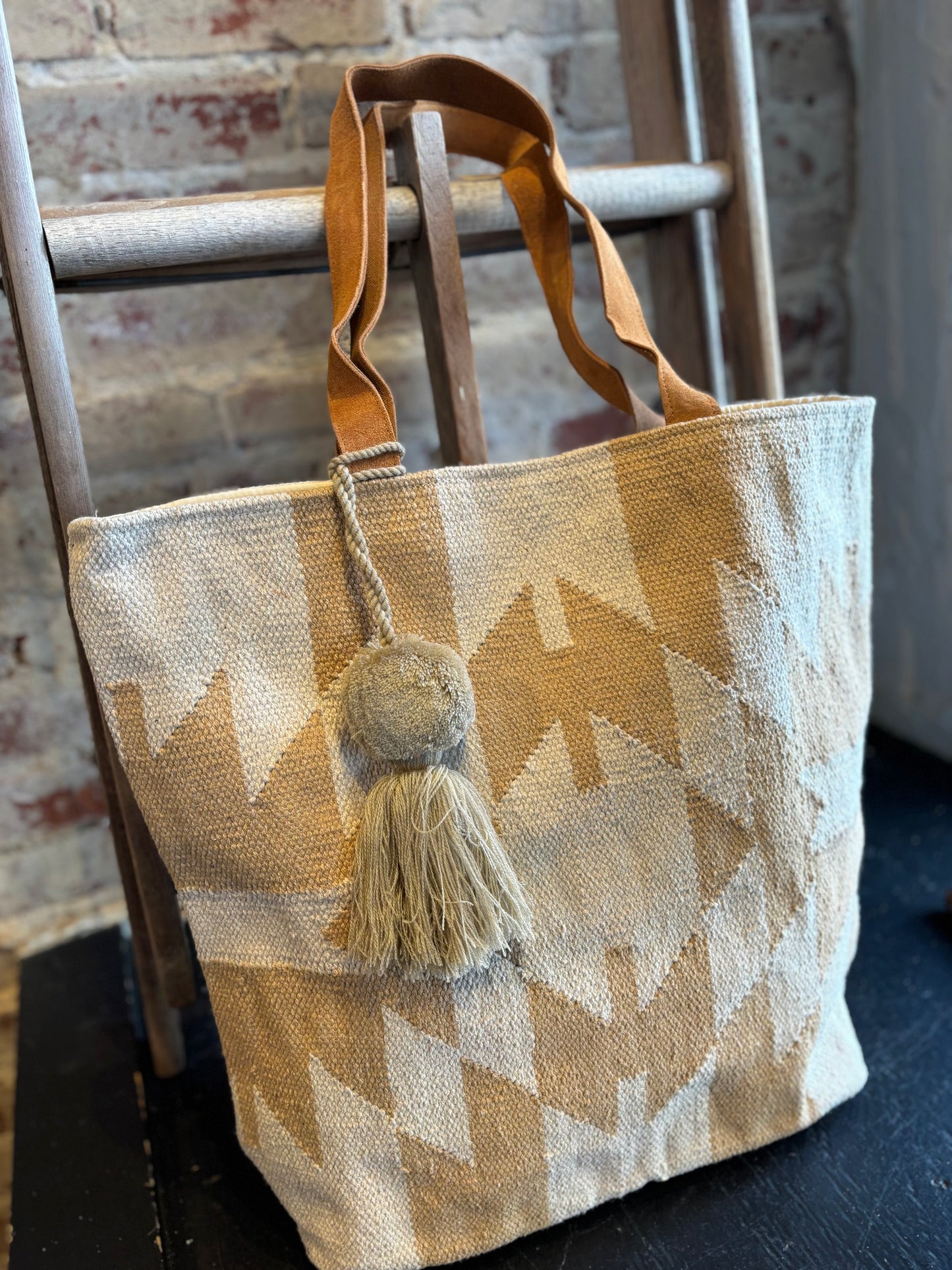 Aztec Print Tote - Cream/Tan
